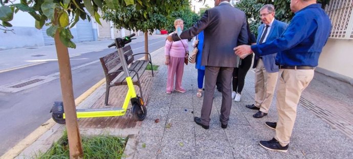 Grupo municipal popular en el Ayuntamiento de Granada pide al equipo de gobierno que cumpla la ordenanza de aparcamiento y circulación de los patinetes