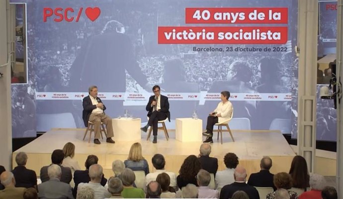 Illa, Serra y Cunillera en la mesa redonda del acto de commemoración del PSC de los 40 años de la primera  victoria electoral de Felipe González