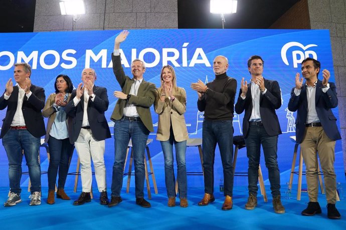 Presentación de los candidatos del PPdeG a las alcaldías de las siete ciudades gallegas en las próximas elecciones municipales.