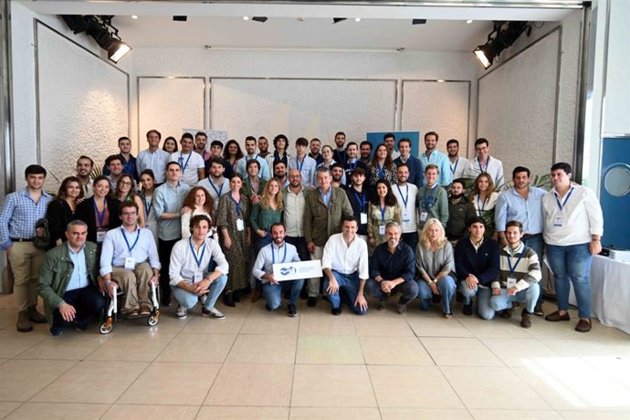 En la clausura, además del presidente del PP de Cádiz, Bruno García, han participado la presidenta de NNGG, Bea Fanjul; el vicesecretario de Política Institucional del PP andaluz, Antonio Sanz, y el vicesecretario de Economía, Juan Bravo.
