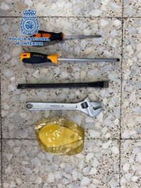 Desarticulado un grupo que robaba en viviendas del distrito de Salamanca con el método del resbalón