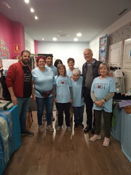 El alcalde de Logroño visita el Mercadillo Solidario de Parkinson Rioja