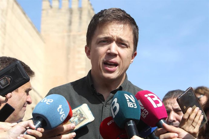 El líder de Más País, Iñigo Errejón, ofrece declaraciones a los medios después de una jornada para la ampliación de la alianza de Más País, Compromís, Més Per Mallorca y la Chunta, a 21 de octubre de 2022, en Palma, Mallorca, Islas Baleares (España).