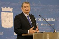 Sanz recibe el barómetro de Centra como "estímulo y acicate" para seguir siendo el Gobierno "de todos los andaluces"