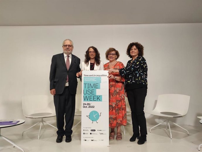 De izquierda a derecha, Joan Francesc Pont, Tnia Verge, Montserrat Ballarín y Teresa Llorens