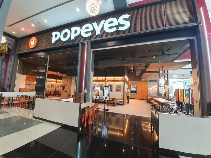 Archivo - Restaurante Popeyes