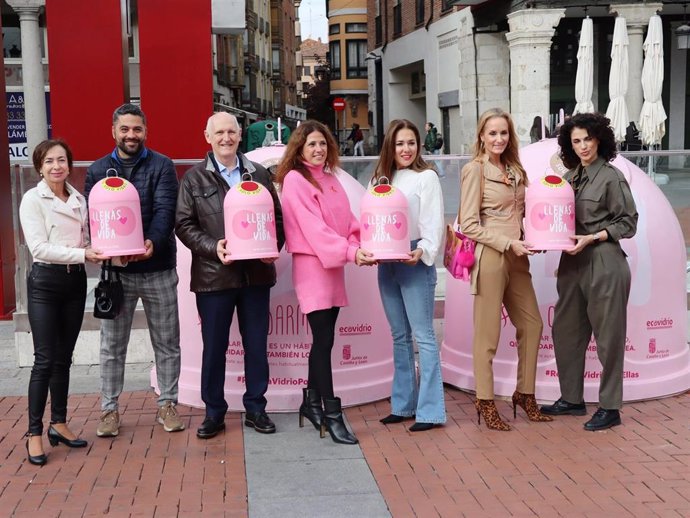 Presnetación de la campaña de reciclaje 'Por ellas'.