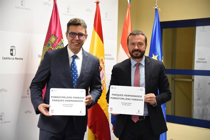 El director general de la Protección de la Naturaleza del Ministerio de Economía y Desarrollo Sostenible de Croacia, Igor Kreitmeyer y el consejero de Desarrollo Sostenible, José Luis Escudero.