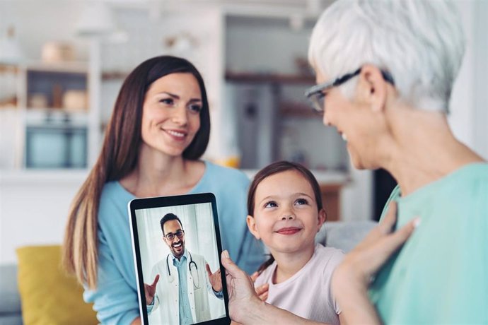 Archivo - Orange lanza su seguro de salud digital con Mapfre