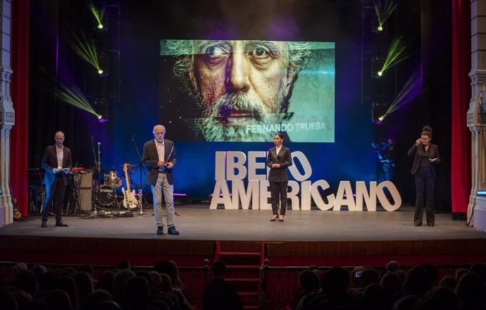 Archivo - Gala del Festival de Cine Iberoamericano de Huelva con intérprete del lenguaje de signos. Archvo. 