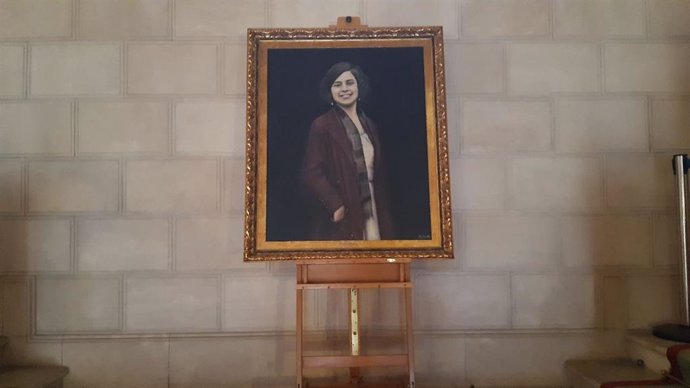 El cuadro de Aurora Picornell se ha expuesto en las escaleras de Palau Reial.