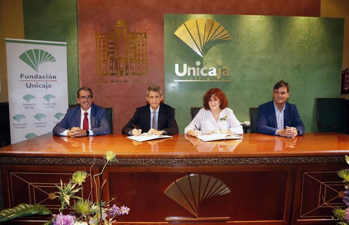 Fundación Unicaja refuerza su apoyo al programa de atención domiciliaria de Cudeca.