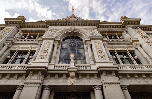 Archivo - Fachada del edificio del Banco de España situada en la confluencia del Paseo del Prado y la madrileña calle de Alcalá.