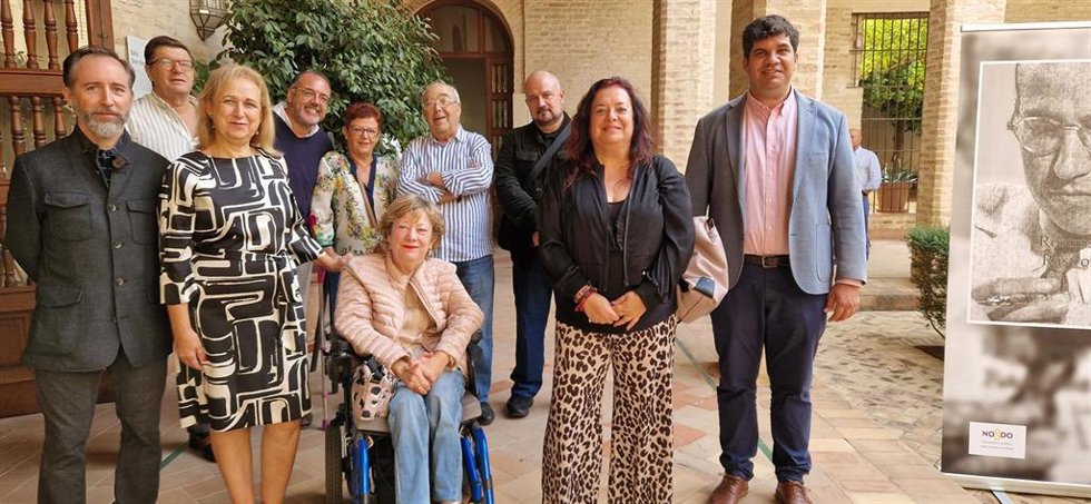 El Palacio Marqueses de La Algaba acoge una muestra sobre las secuelas de la poliomelitis.