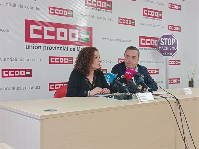 Inma Nieto, portavoz de Por Andalucía, y Fernando Cubillo, secretario general del CCOO Málaga, en rueda de prensa