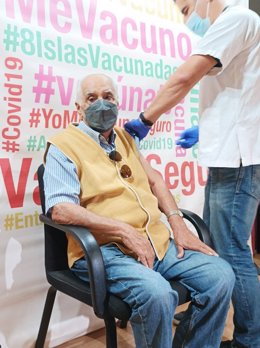 Un paciente de vacuna contra la gripe en el inicio de la campaña de vacunación