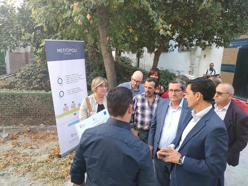 El presidente de la Diputación de Granada, José Entrena, visita la zona norte con el Ayuntamiento