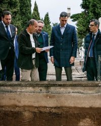 Sánchez, "conmovido" tras visitar en Valladolid "una de las mayores fosas comunes de España"