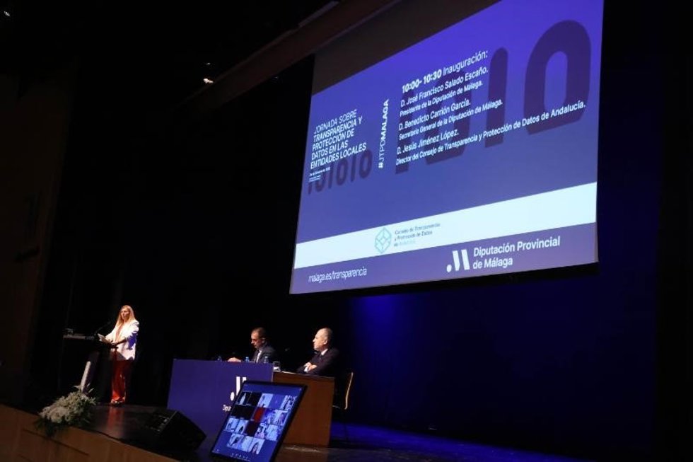 Diputación aborda la transparencia y la protección de datos en entidades locales en una jornada práctica.