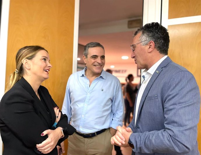 La presidenta del PP Balear, Marga prohens, en una visita en Ibiza