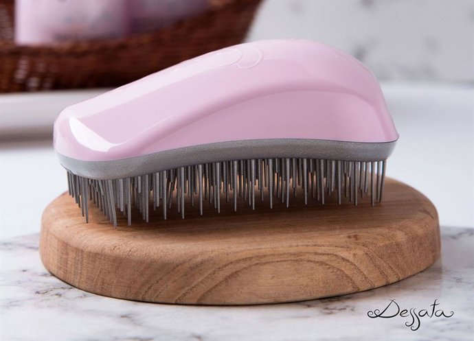 Cepillo de pelo Dessata fabricado en España.