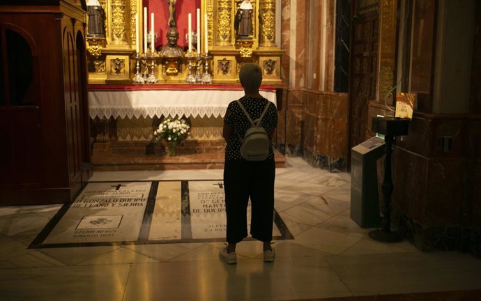 Archivo - Imágenes de recurso de la tumba del general franquista Queipo de Llano y Sierra en la Basílica de la Macarena.