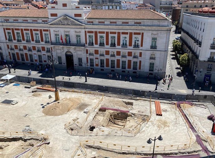 Archivo - Vista general de las obras en la Puerta del Sol de Madrid, a 1 de julio de 2022, en Madrid (España).
