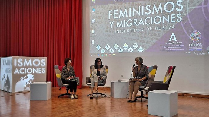 La Universidad de Huelva acoge desde este lunes el II Simposio 'Feminismo y Migraciones' .