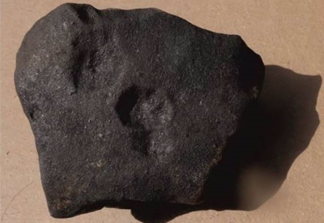 Meteorito encontrado en Baralla (Lugo) e investigado por la Universidade de Santiago de Compostela (USC) y del Centro Superior de Investigaciones Científicas (CSIC).