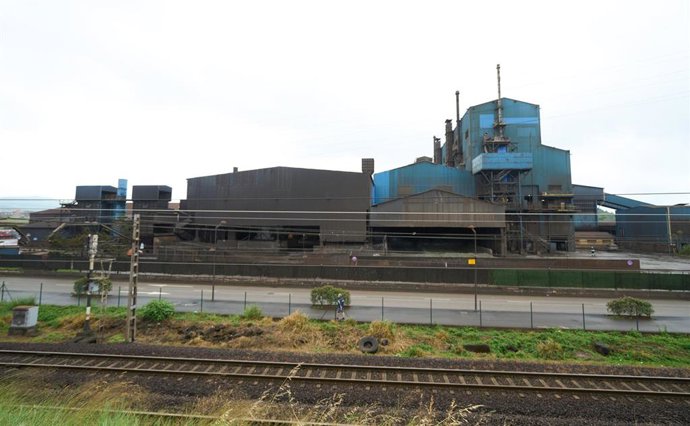 Archivo - Fábrica de Ferroatlántica en Boo de Guarnizo (Astillero).