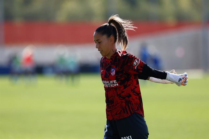 Lola Gallardo of Atletico de Madrid warms up during the spanish women league, Liga F, football match played between Atletico de Madrid Femenino and Sporting de Huelva Femenino at Centro Deportivo Wanda Alcala de Henares on October 15, 2022, in Alcala de