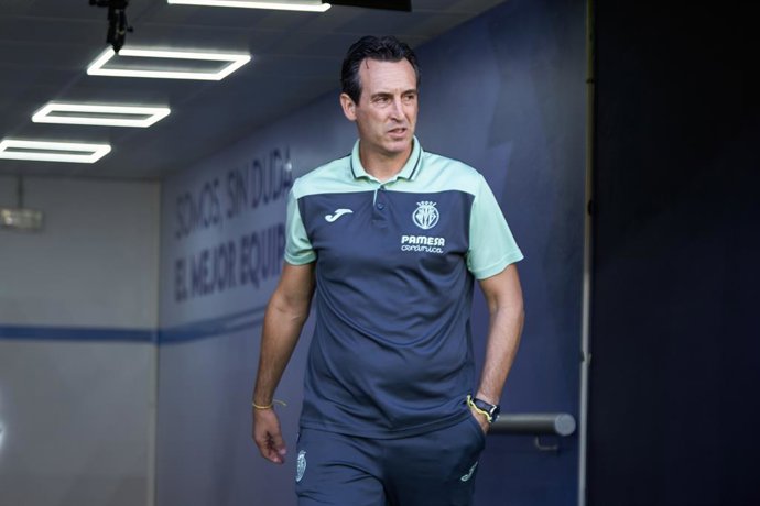 Unai Emery, head coach of Villarreal, looks on during the spanish league, La Liga Santander, football match played between Cadiz CF and Villarreal CF at Nuevo Mirandilla stadium October 1, 2022, in Cadiz, Spain.