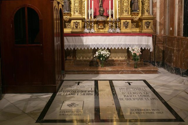 Archivo - Imágenes de recurso de la tumba del general franquista Queipo de Llano y Sierra en la Basílica de la Macarena.