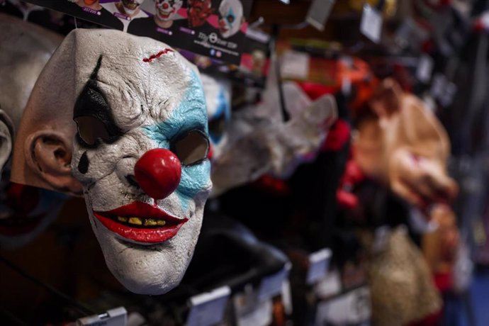 Una máscara de Halloween en una tienda, a 24 de octubre de 2022