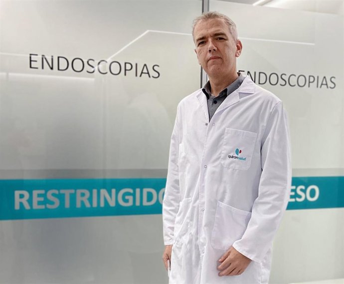 El jefe de la Unidad de Endoscopia Digestiva de Alta Complejidad del Hospital Quirónsalud Marbella, Andrés Sánchez Yague, en una imagen de archivo