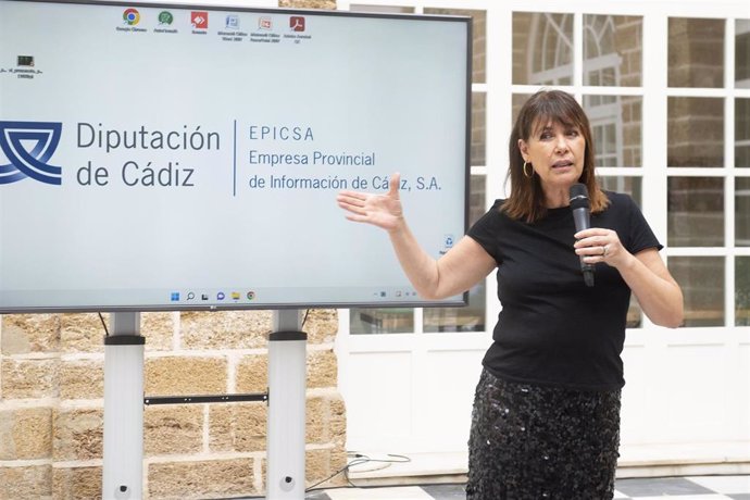 Mabel Lozano en la Diputación de Cádiz.