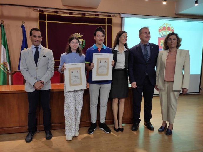 Estudiantes galardonados con los Premios Rosa Rodríguez