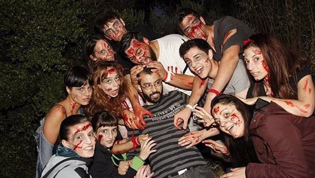 Participantes en una de las actividades del 'Mairena zombie', en foto de archivo.