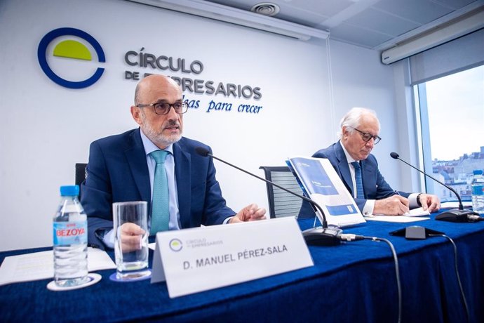 El presidente del Círculo de Empresarios, Manuel Pérez-Sala, y el vicepresidente y presidente del Grupo de Trabajo de Economía y Unión Europea, Juan María Nin.