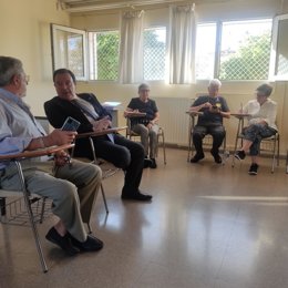 El fiscal jefe de Sevilla reunido con representantes de colectivos del Polígono Sur.