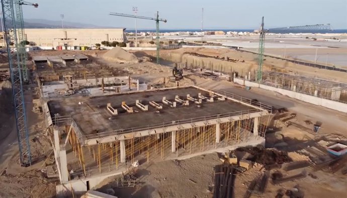 Archivo - Obras del centro hospitalario de Roquetas de Mar (Almería) en agosto de 2022.