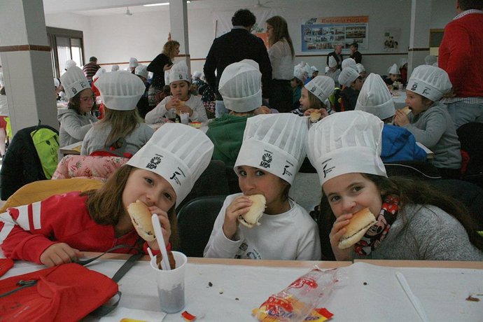 Archivo - Desayuno saludable con AOVE/Archivo