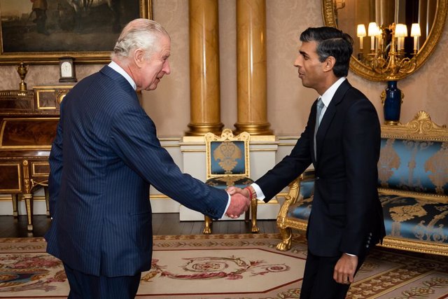 El rei Carles III i Rishi Sunak, el nou primer ministre del Regne Unit