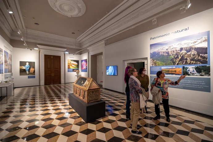 La exposición '1982-2022. 40 aniversario del Estatuto de Autonomía de Aragón' está abierta al público hasta el próximo 22 de enero con entrada libre y también ofrece visitas guiadas gratuitas.