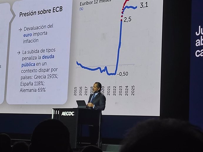 Juan Carlos Escotet durante su ponencia en el 37 Congreso AECOC de Gran Consumo