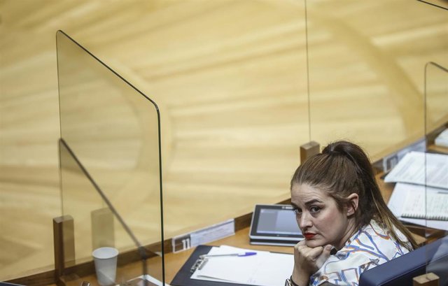 Archivo - La consellera de Agricultura en el gobierno valenciano, Mireia Mollá, durante una sesión de control