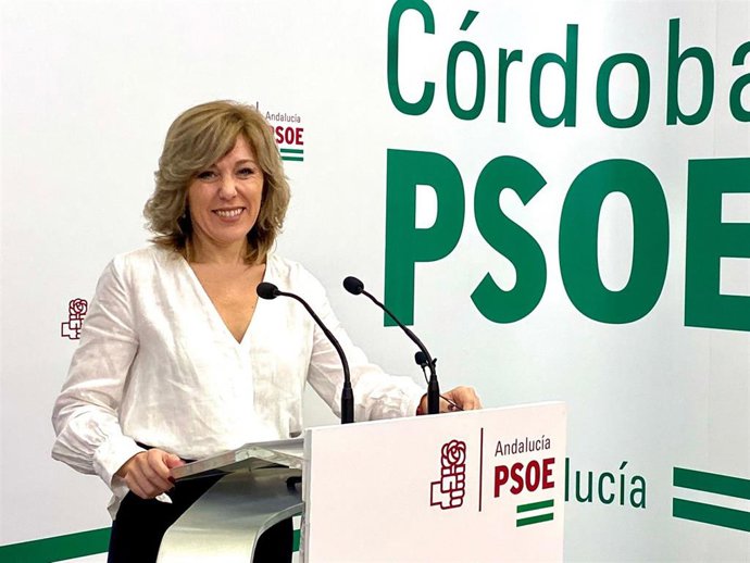 La parlamentaria andaluza del PSOE por Córdoba Ana Romero, en la sede de su partido.