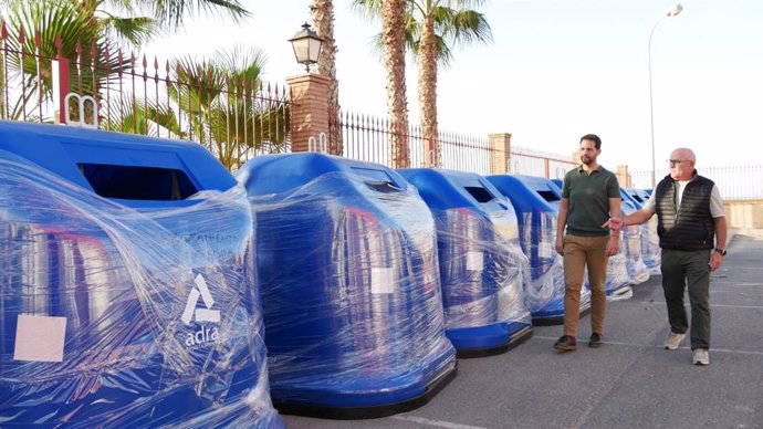 Ayuntamiento de Adra (Almería) incorpora 12 nuevos contenedores de reciclaje