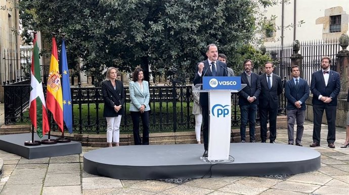 Intervención del presidente del PP vasco, Carlos Iturgaiz, en Gernika