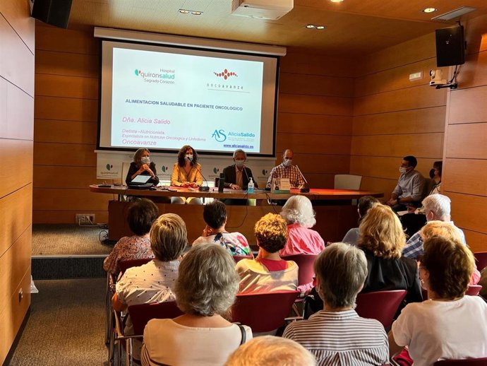 Apertura de la 'Escuela de Pacientes' de Quirónsalud para "acercarse más" a enfermos oncológicos y familiares.